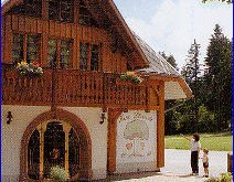 Gasthaus „Zur Staude“ bei der weltgrößten Kuckucksuhr in Triberg